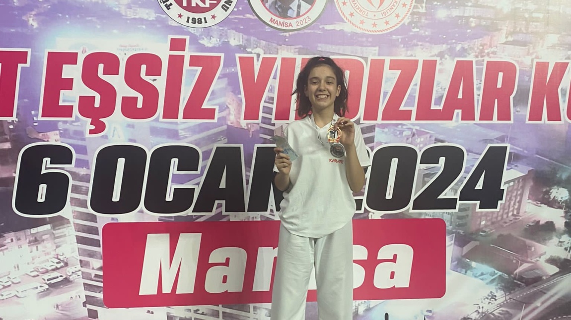 7-E Sınıfı Öğrencimiz Melis GAZDAĞLI'nın Sportif Başarısı